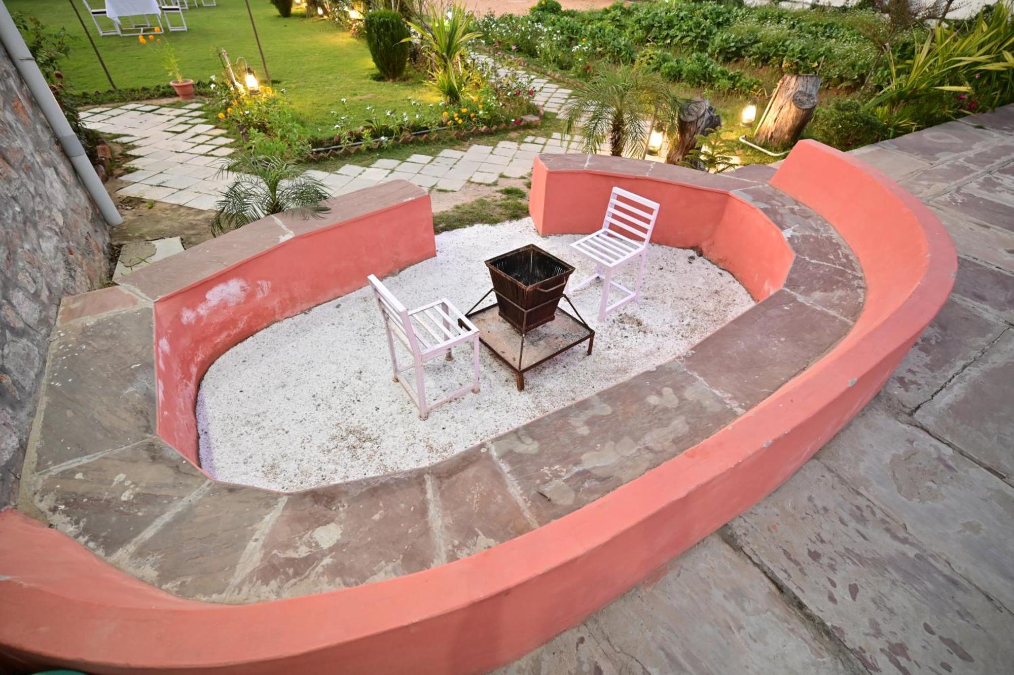 The Castle Crown - Hem Vilas Resort Ranthambhore Sawai Madhopur Exteriör bild